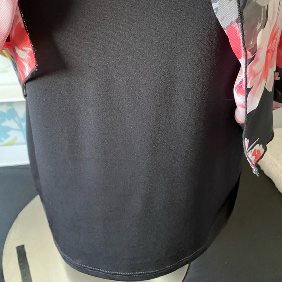 4/$20 Cold Shoulder Floral Blouse L - Picture 4 of 10